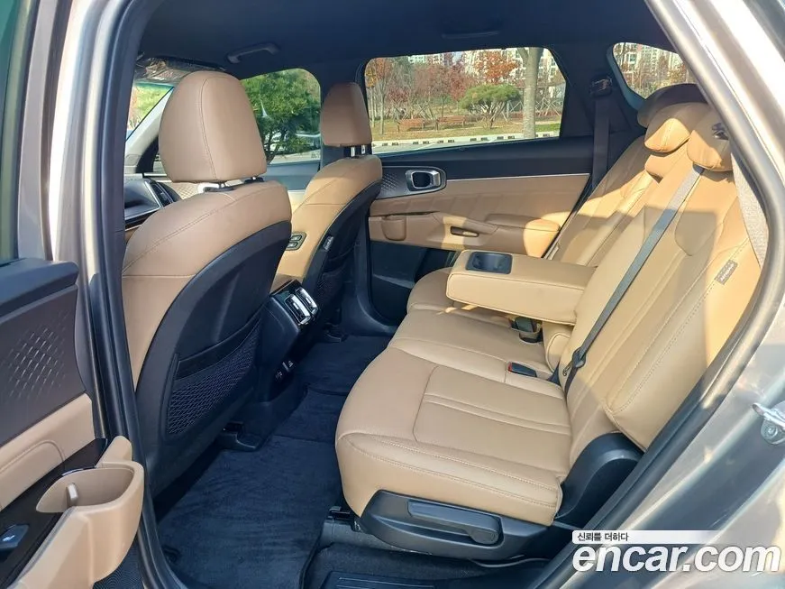 Kia Sorento — фото 7