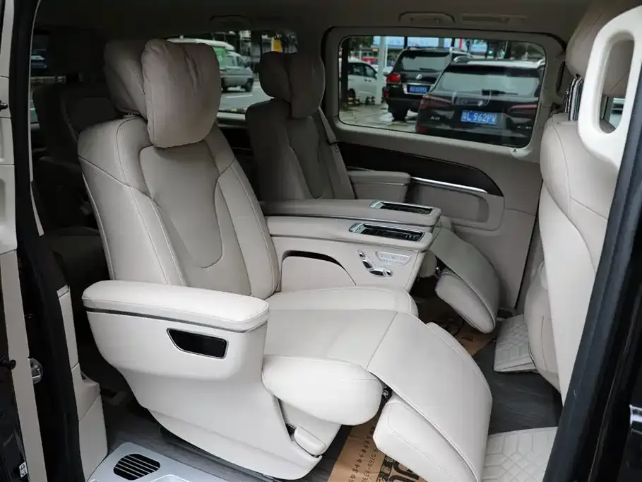Mercedes-Benz V-Class 2023 из CN, фото 6