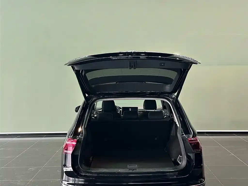 Volkswagen Tiguan L 2021 из CN, фото 7