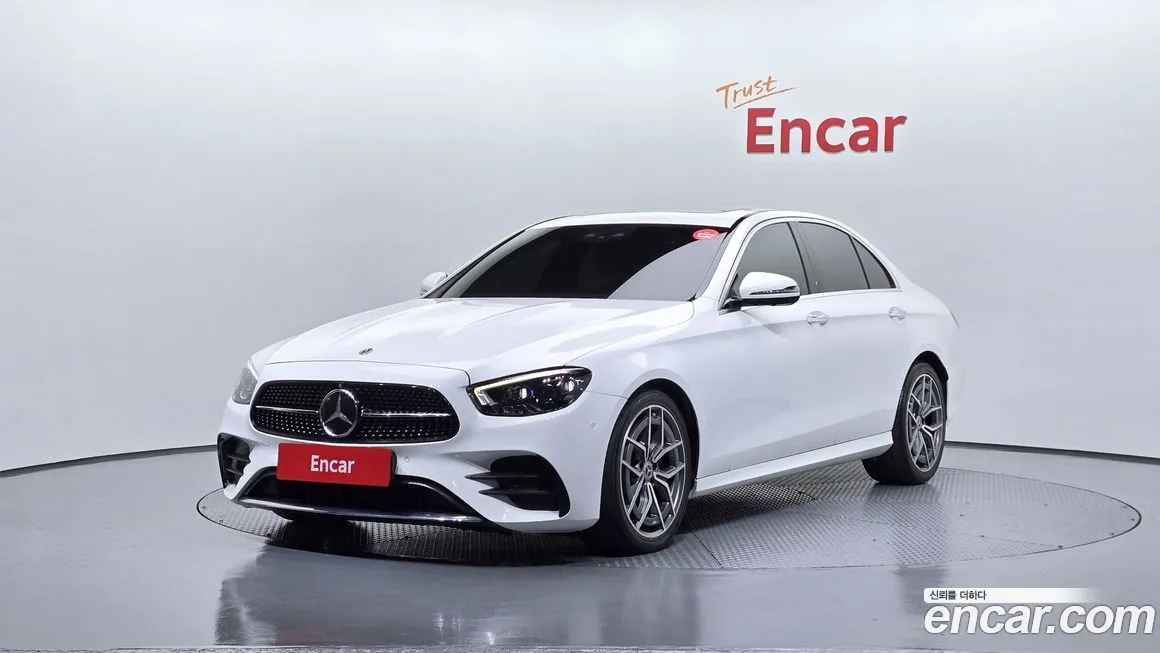 Mercedes-Benz E-Class — фото 1