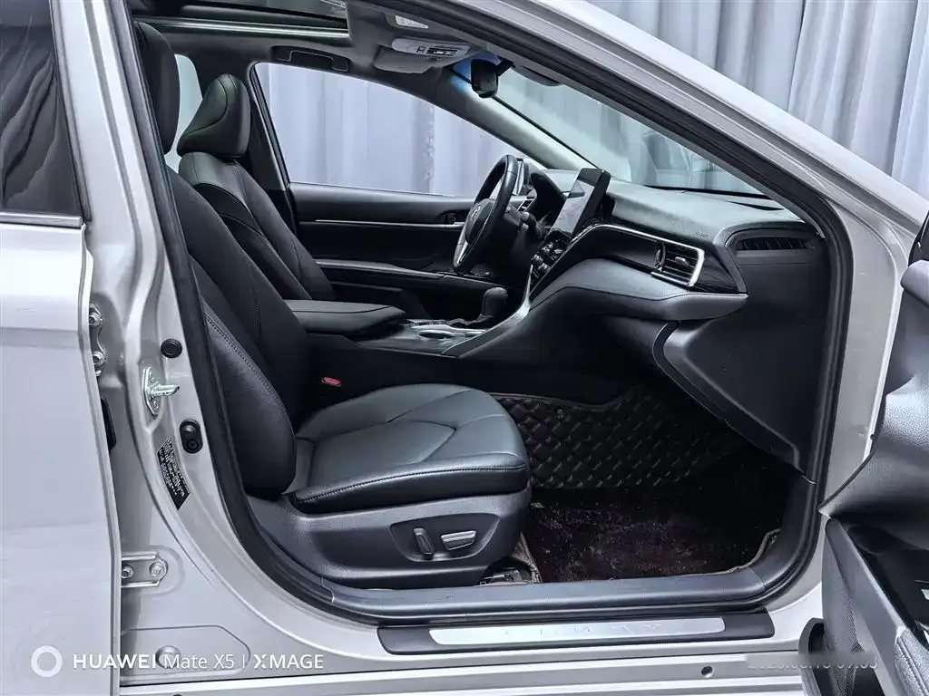 Toyota Camry 2022 из CN, фото 2