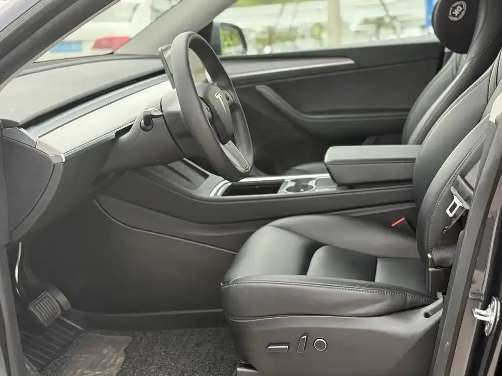Tesla Model Y 2024 из CN, фото 8