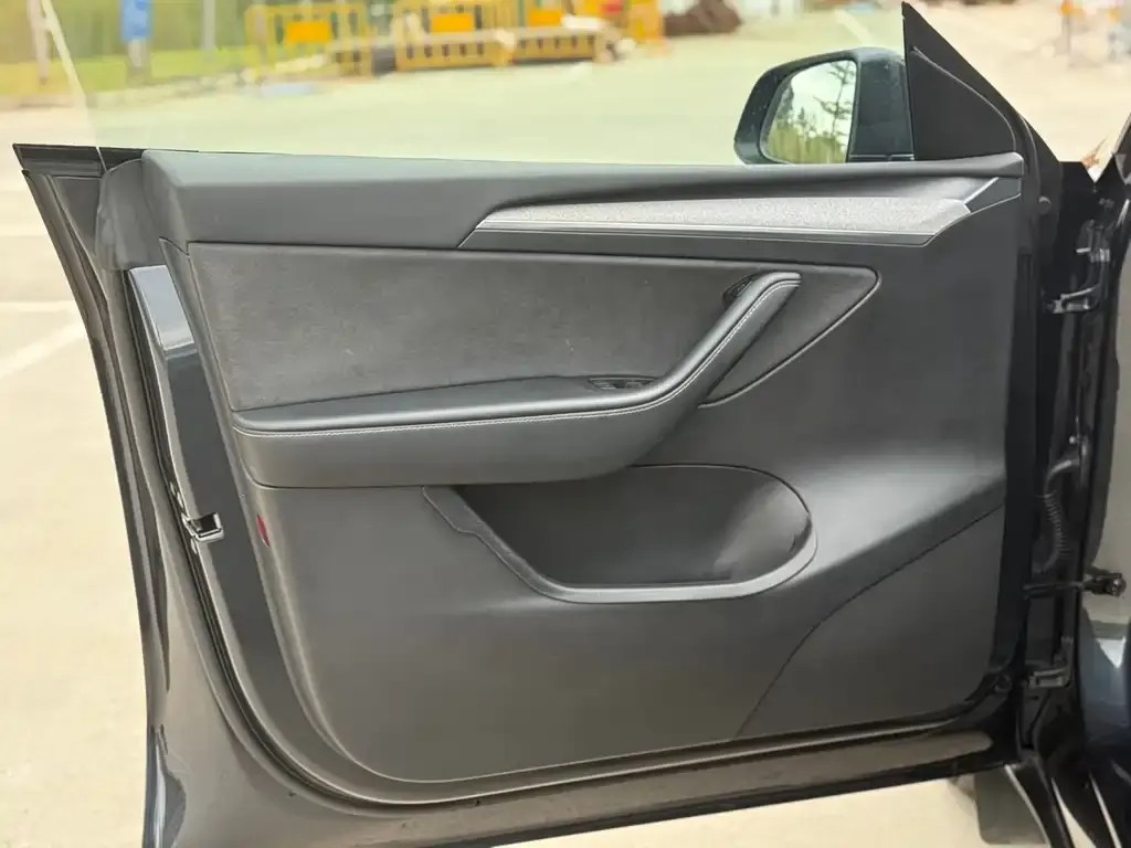Tesla Model Y 2024 из CN, фото 9