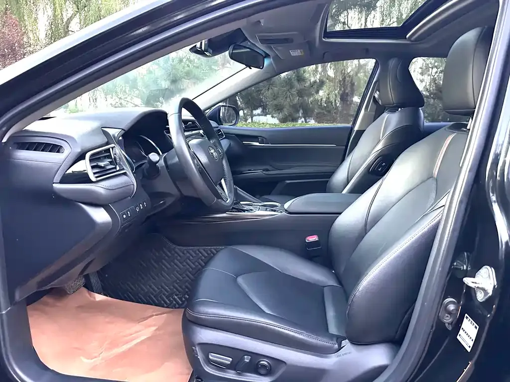 Toyota Camry 2021 из CN, фото 7