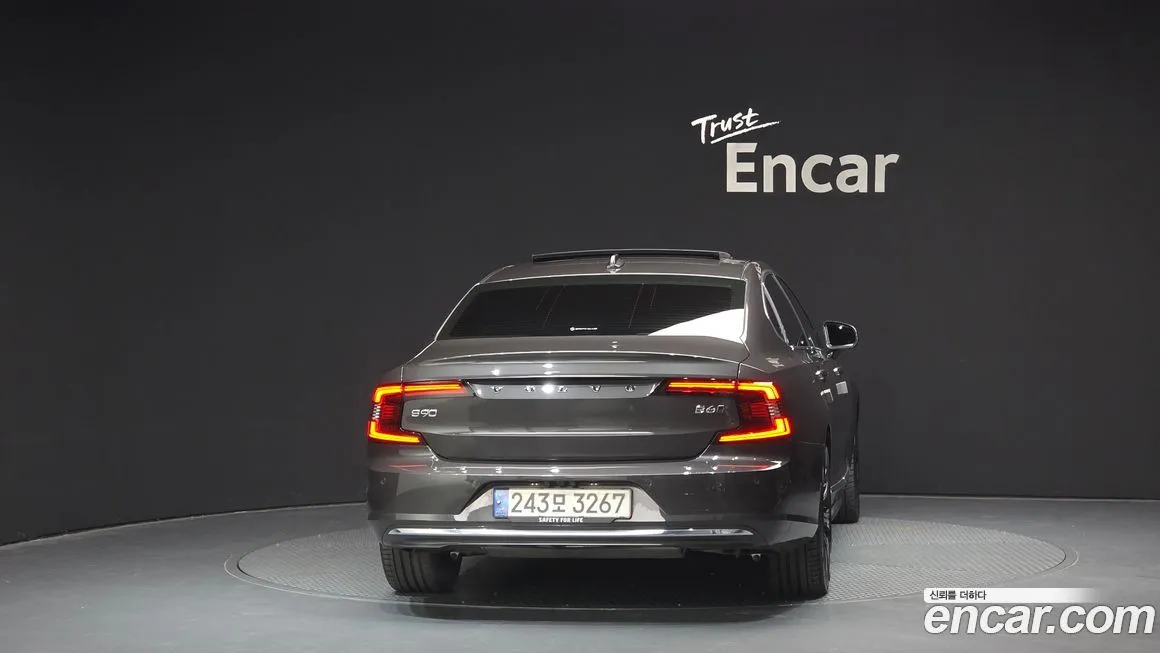 Volvo S90 2023 из KR, фото 4
