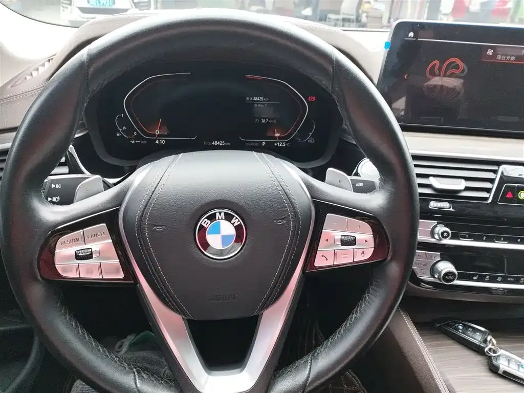 BMW 5 Series 2023 из CN, фото 10