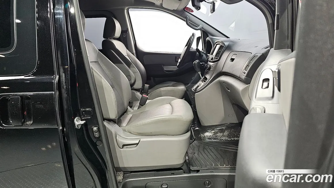 Hyundai Starex — фото 10