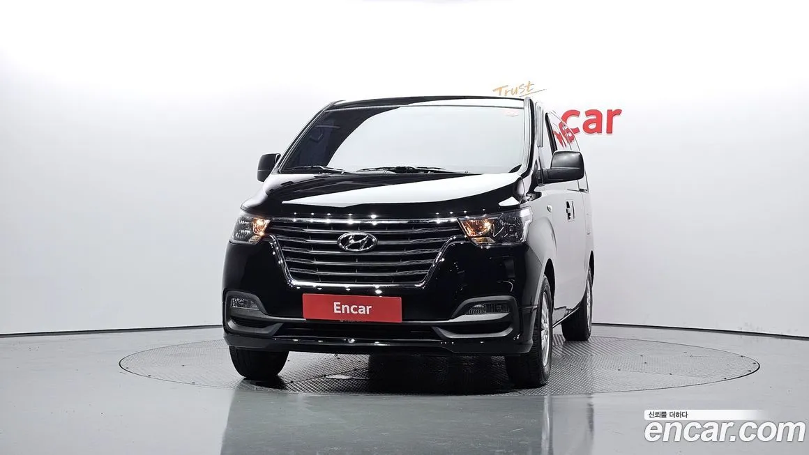 Hyundai Starex — фото 3