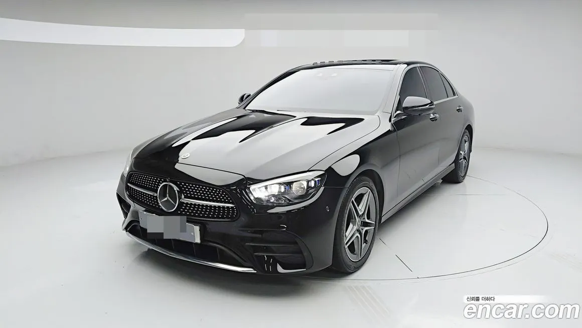 Mercedes-Benz E-Class — фото 1