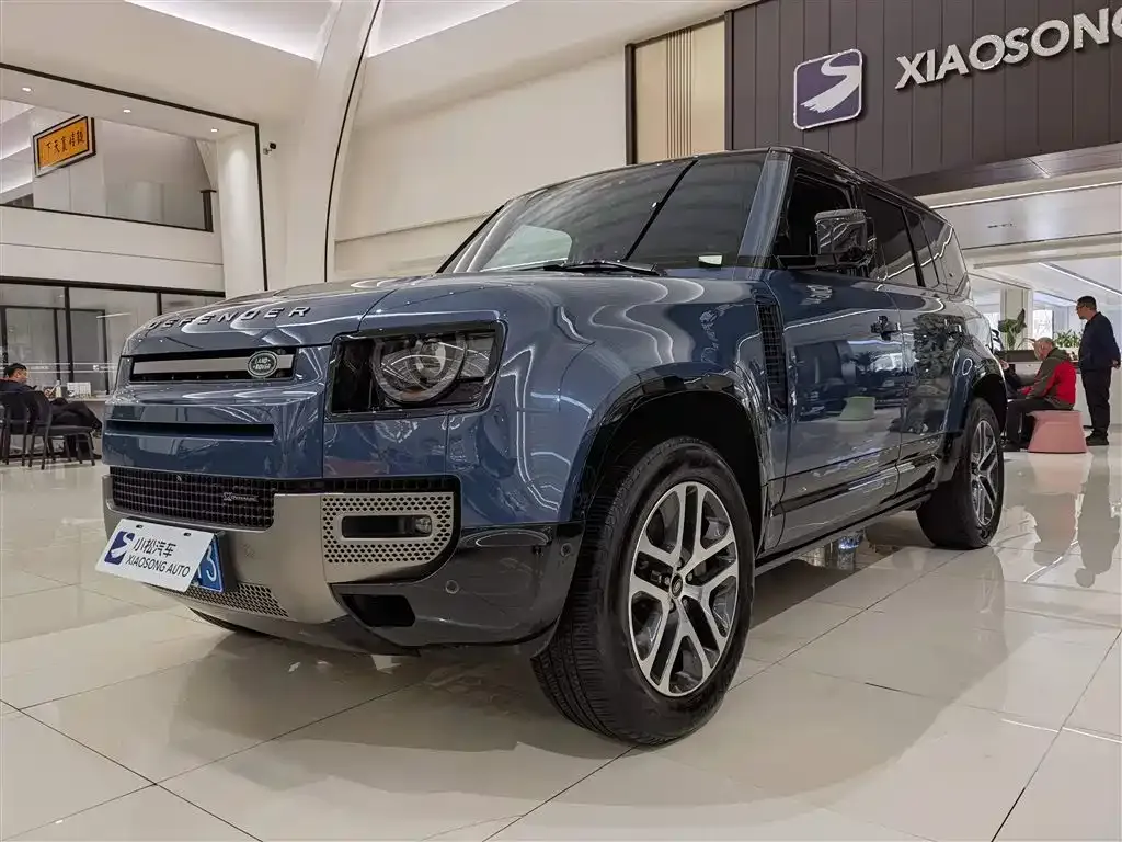 Land Rover Defender — фото 1