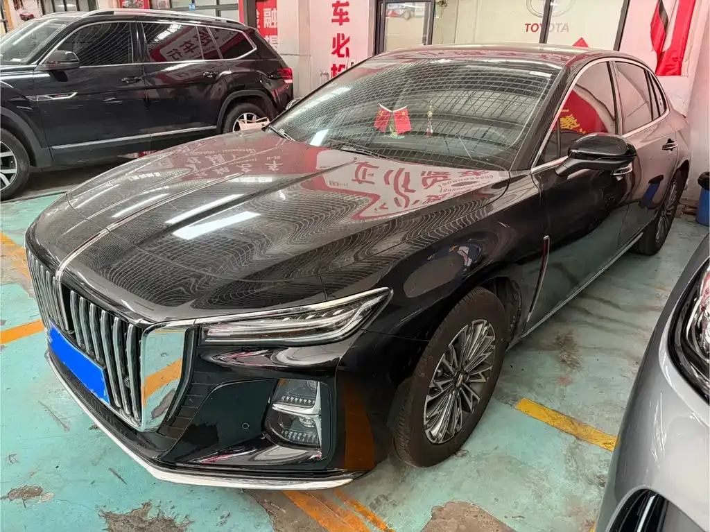 Hongqi H5 — фото 1