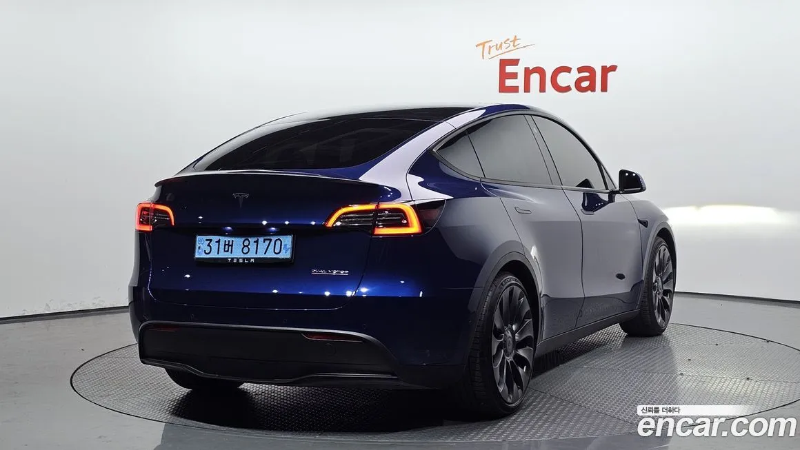 Tesla Model Y — фото 2