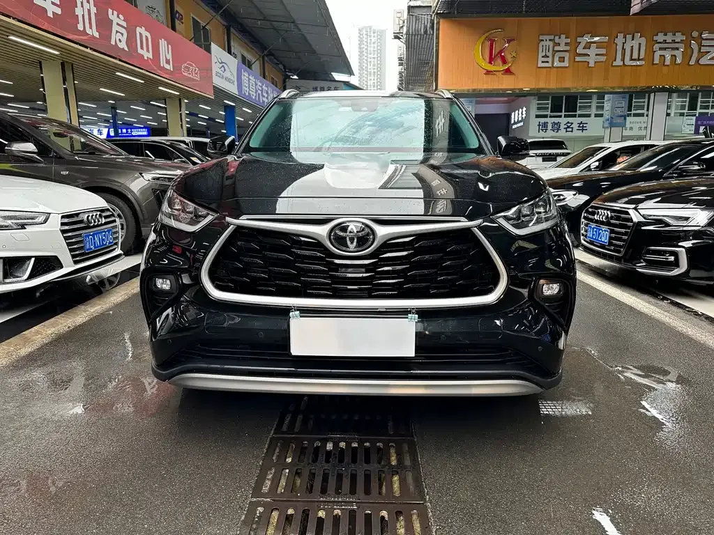 Toyota Highlander 2023 из CN, фото 2