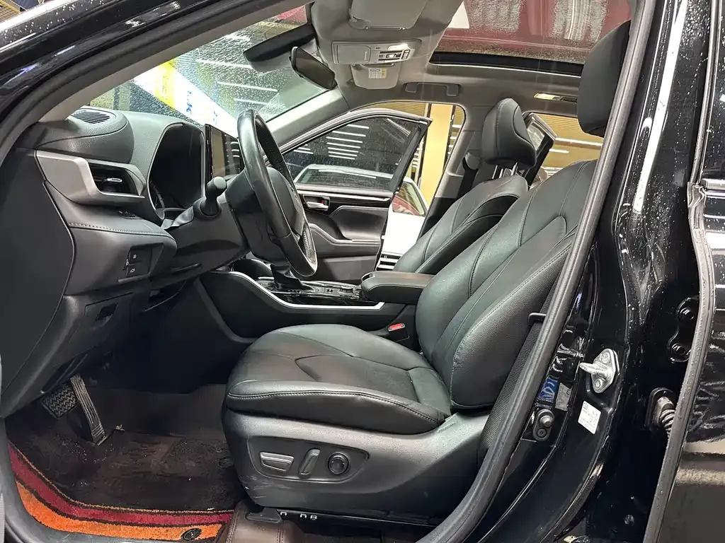 Toyota Highlander 2023 из CN, фото 7