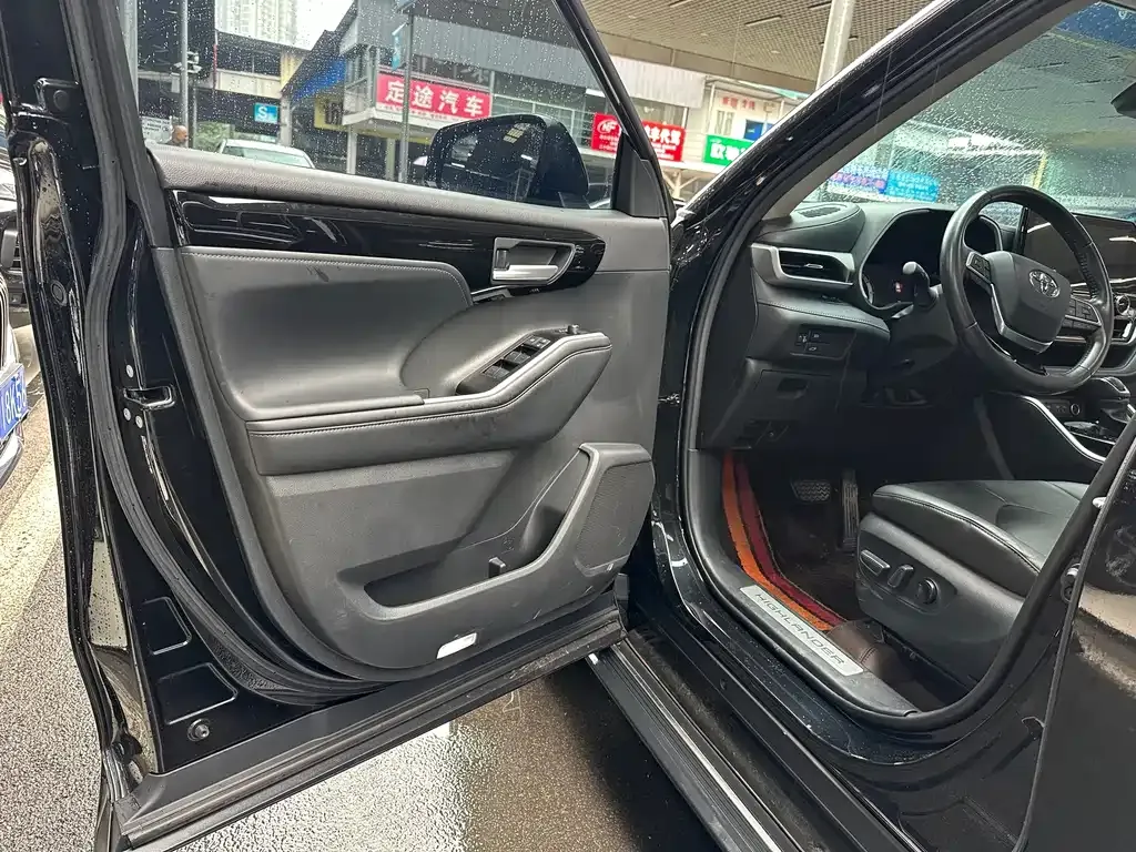 Toyota Highlander 2023 из CN, фото 8