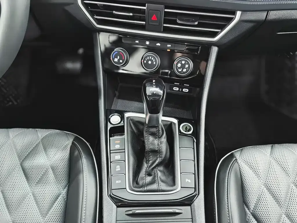 Volkswagen Sagitar 2025 из CN, фото 8