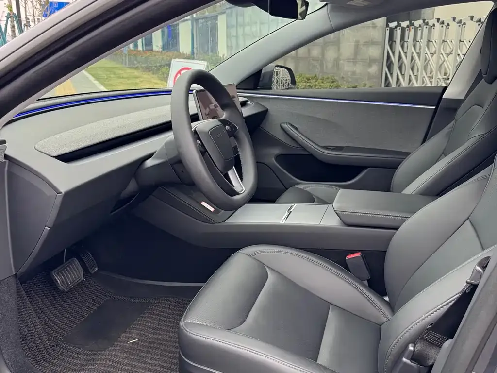 Tesla Model 3 — фото 3