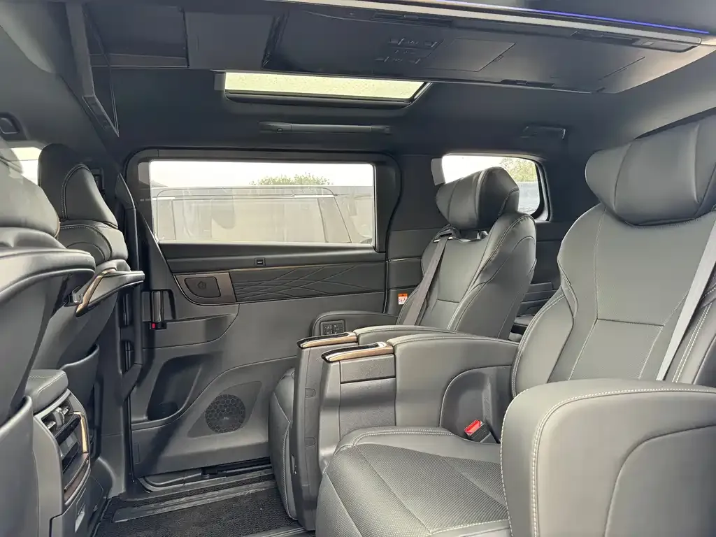 Toyota Alphard 2025 из CN, фото 6