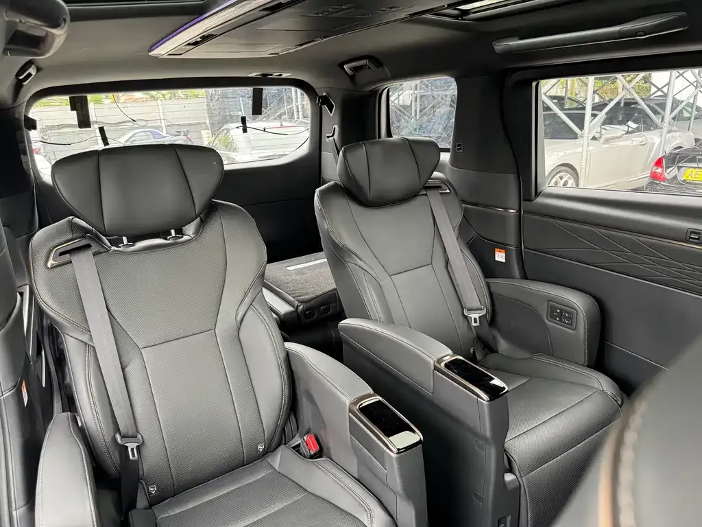 Toyota Alphard 2025 из CN, фото 7