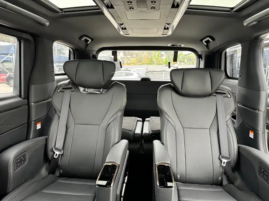 Toyota Alphard 2025 из CN, фото 8