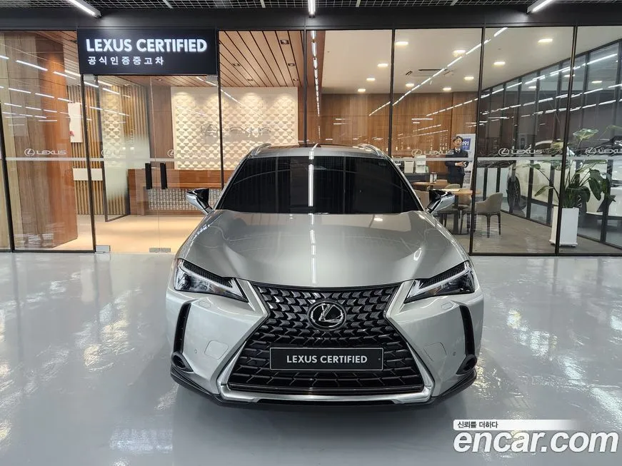 Lexus UX — фото 2