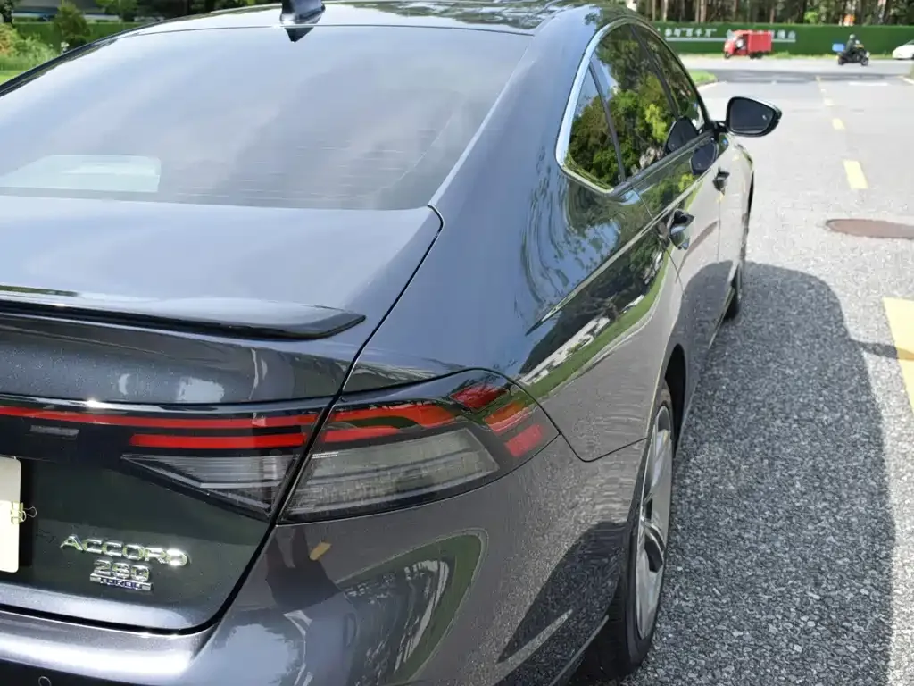 Honda Accord — фото 10