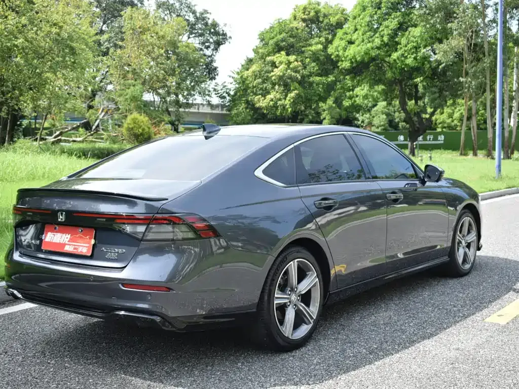 Honda Accord — фото 6