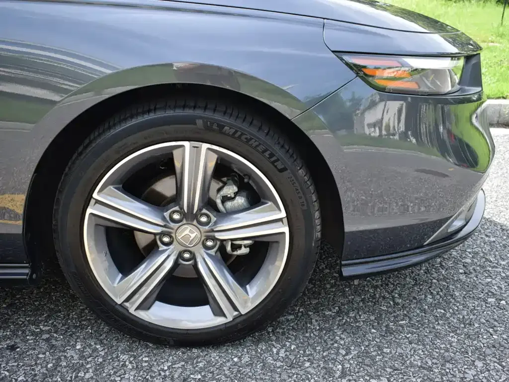 Honda Accord — фото 8