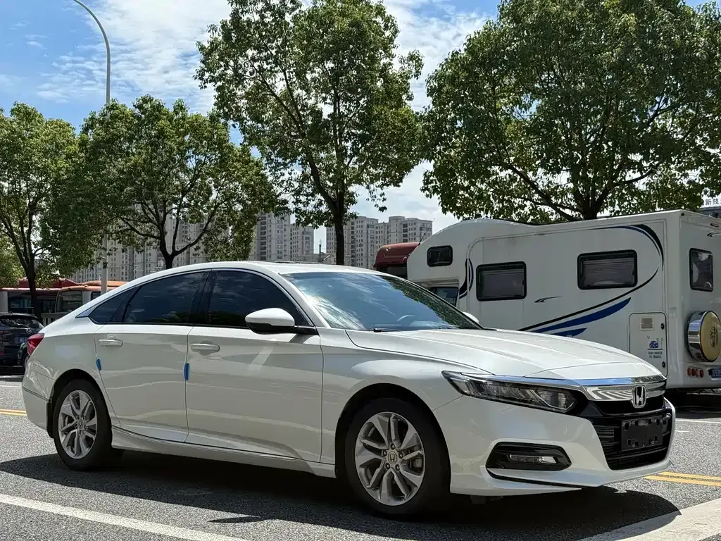 Honda Accord — фото 3
