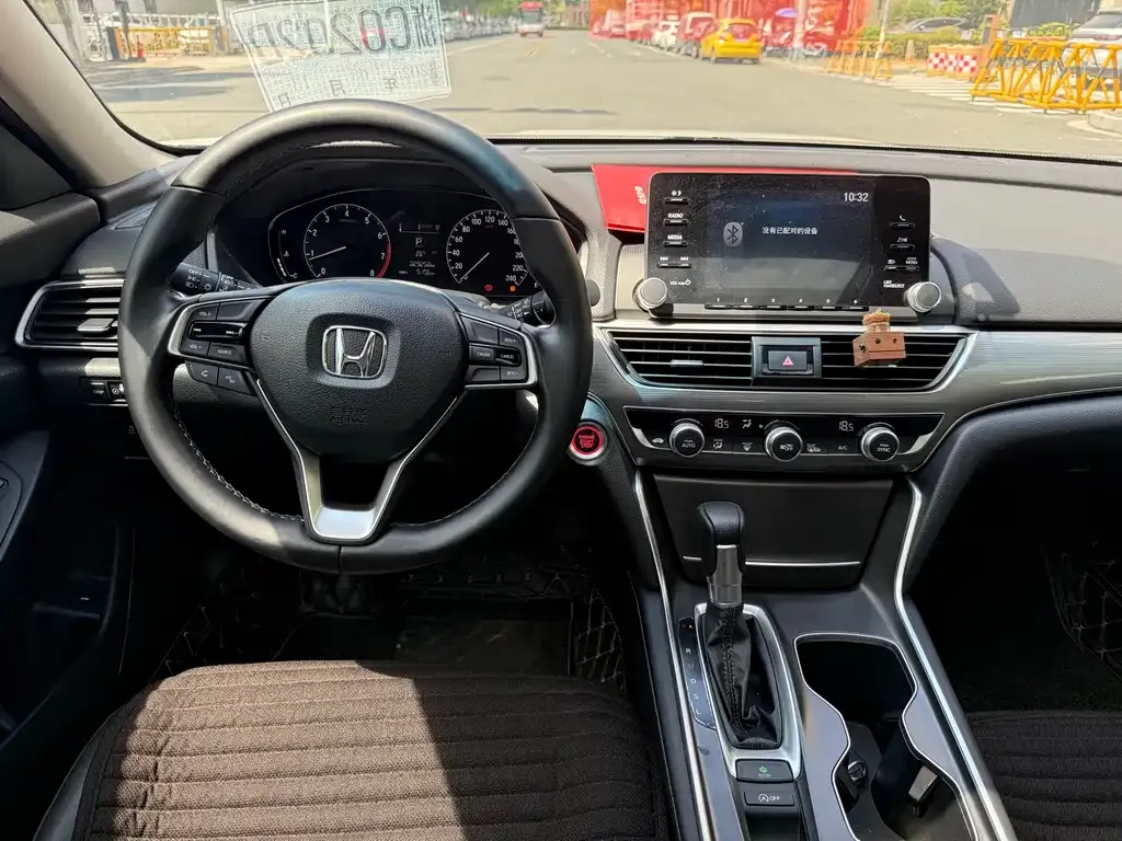 Honda Accord — фото 7