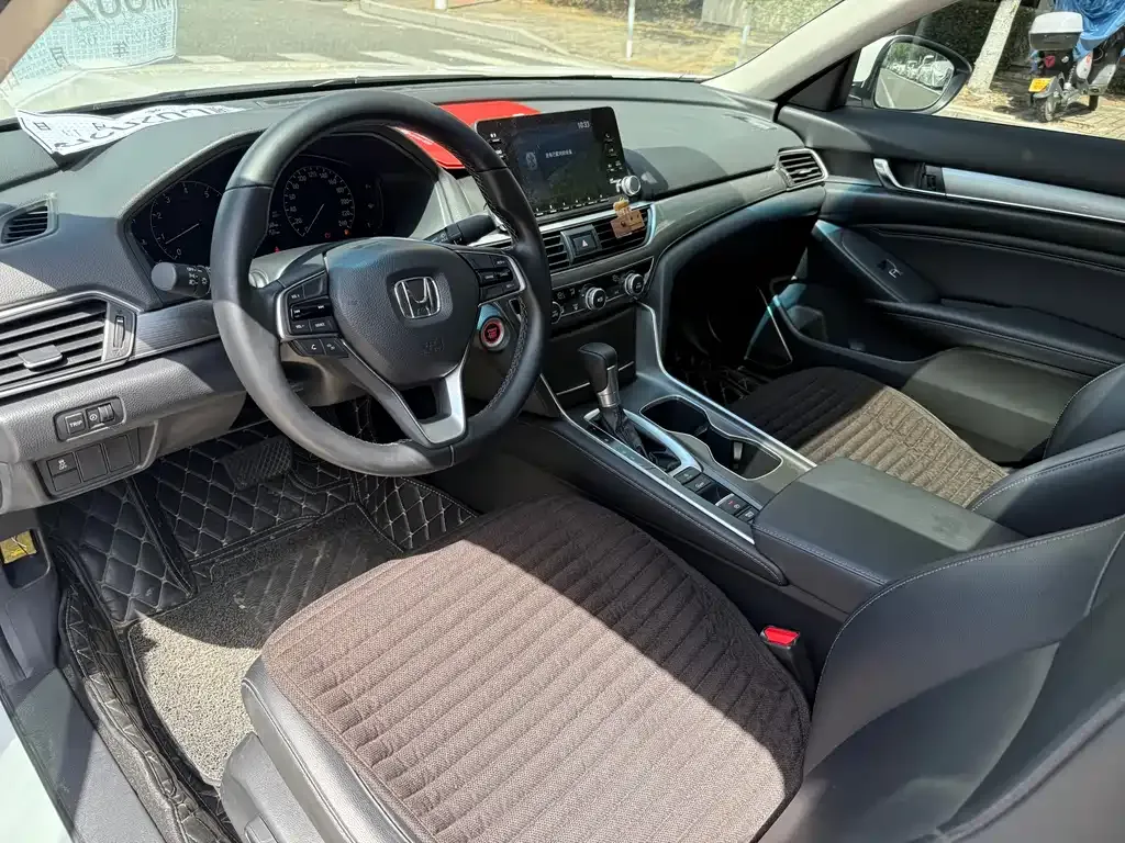 Honda Accord — фото 9