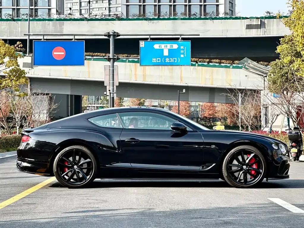 Bentley Continental 2021 из CN, фото 4