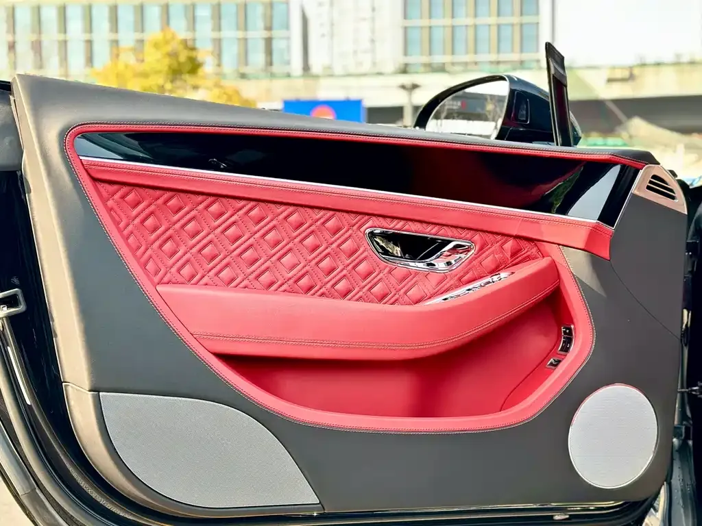 Bentley Continental 2021 из CN, фото 7