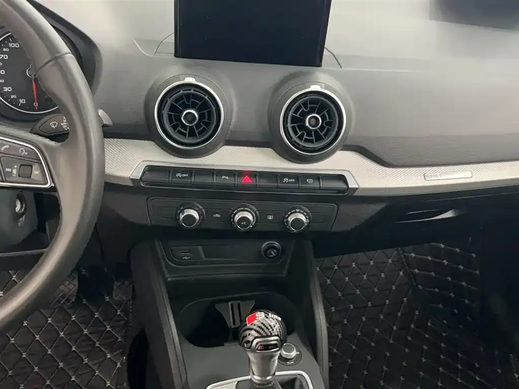 Audi Q2L 2021 из CN, фото 5