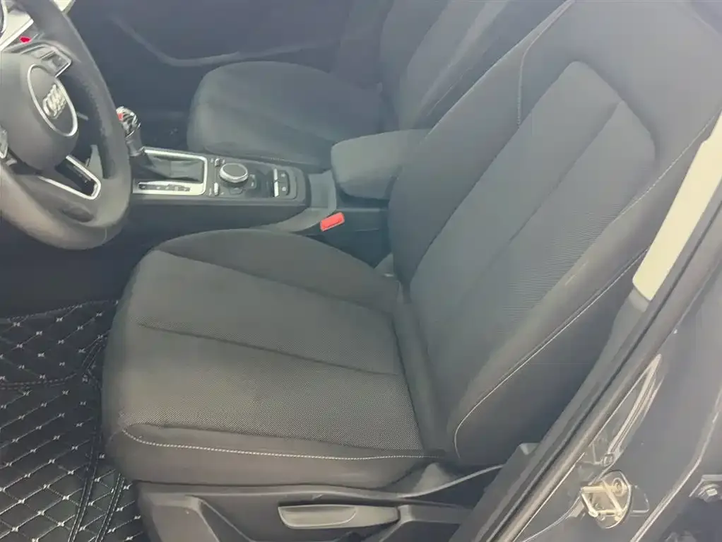 Audi Q2L 2021 из CN, фото 9