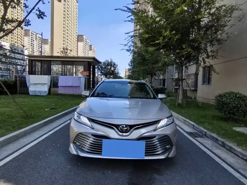 Toyota Camry 2021 из CN, фото 2