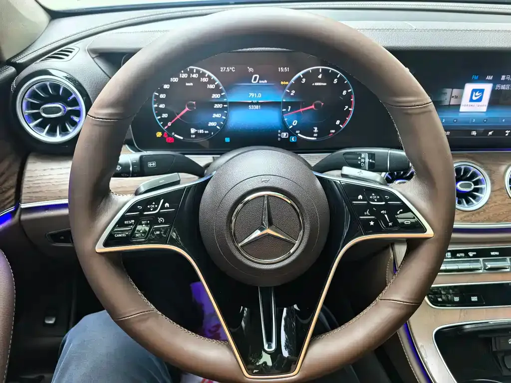 Mercedes-Benz E-Class — фото 10