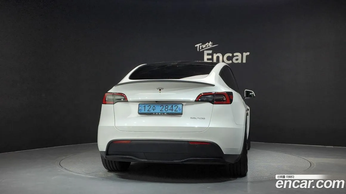 Tesla Model Y — фото 4