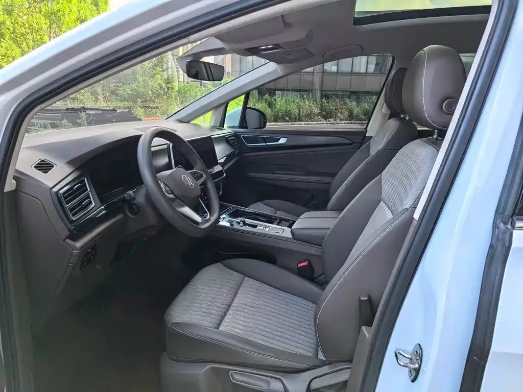 Volkswagen Viloran 2022 из CN, фото 4