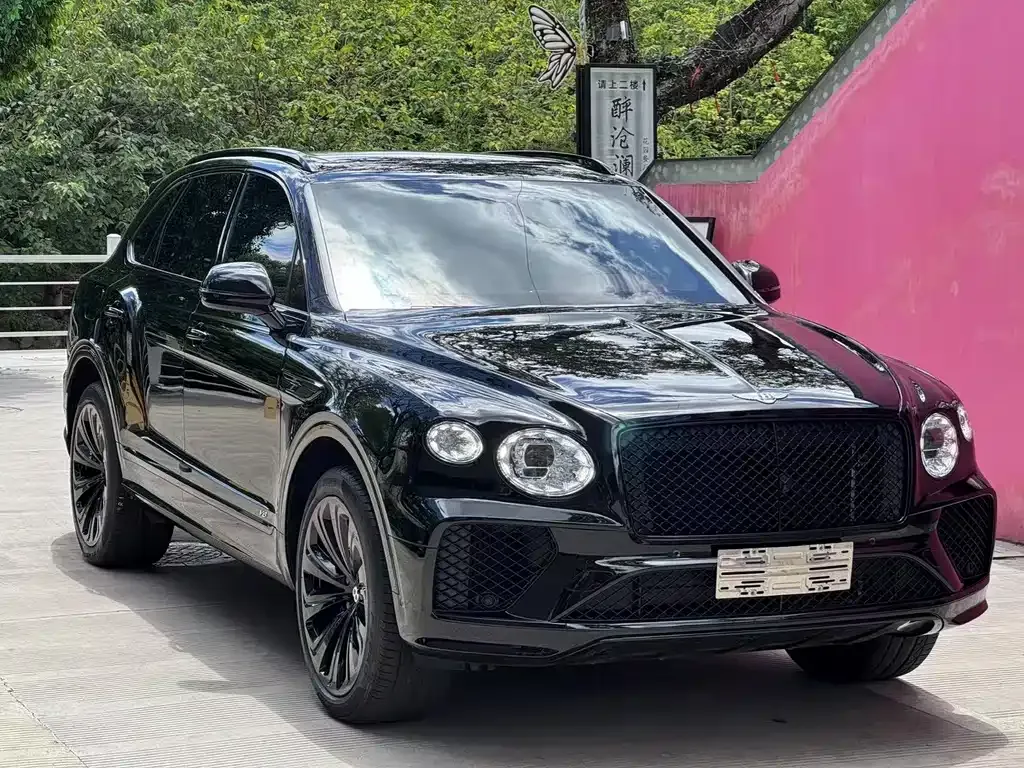 Bentley Bentayga — фото 1