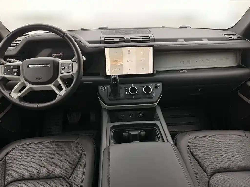 Land Rover Defender — фото 10