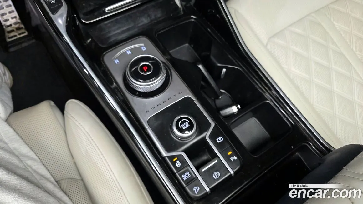 Kia Sorento — фото 9