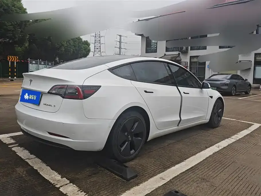Tesla Model 3 — фото 3