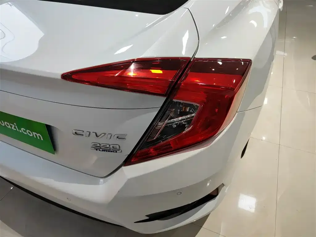 Honda Civic — фото 7