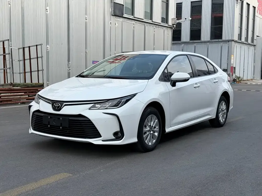Toyota Corolla — фото 1