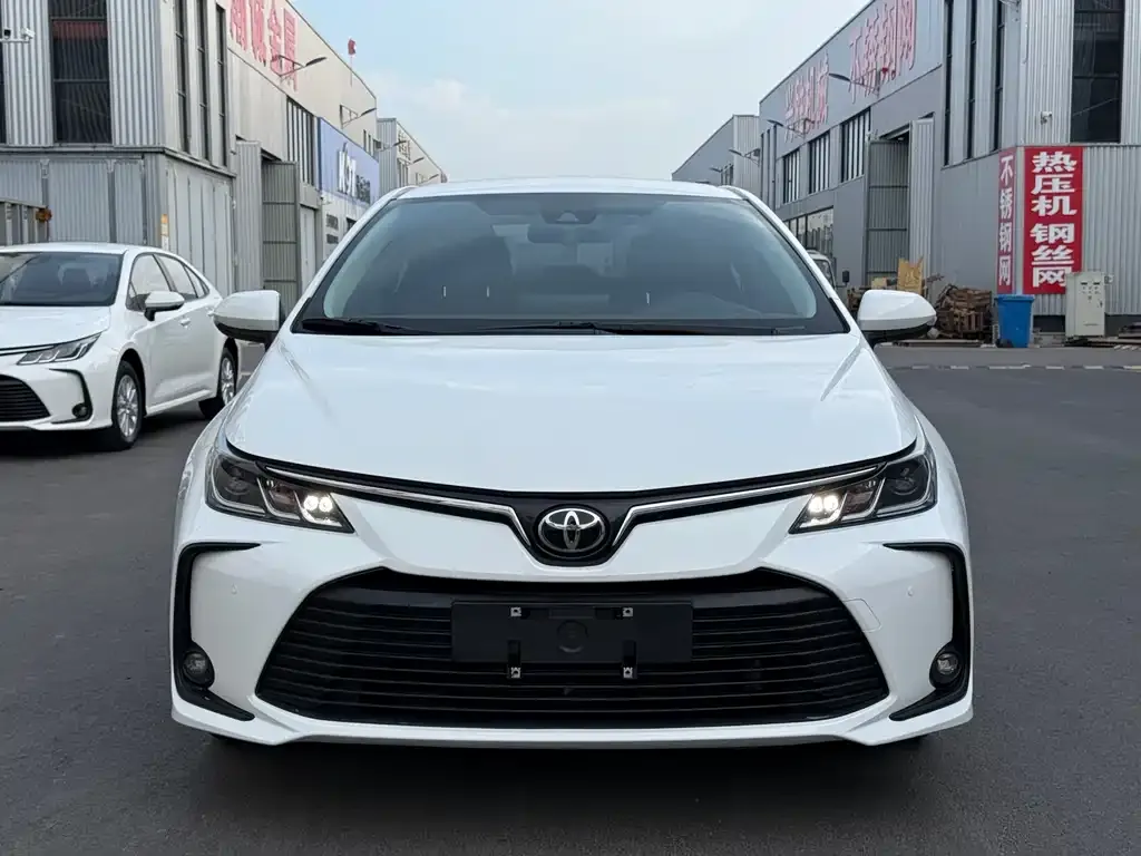 Toyota Corolla — фото 2