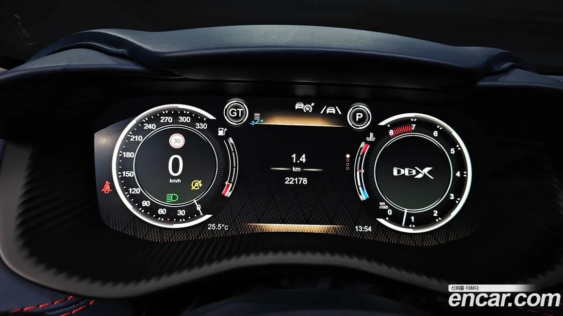 Aston Martin DBX 2022 из KR, фото 8