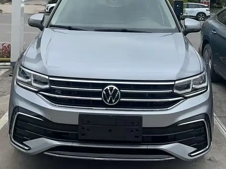 Volkswagen Tiguan L 2021 из CN, фото 2