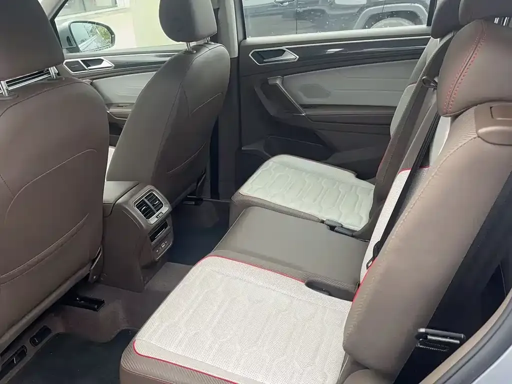 Volkswagen Tiguan L 2021 из CN, фото 7