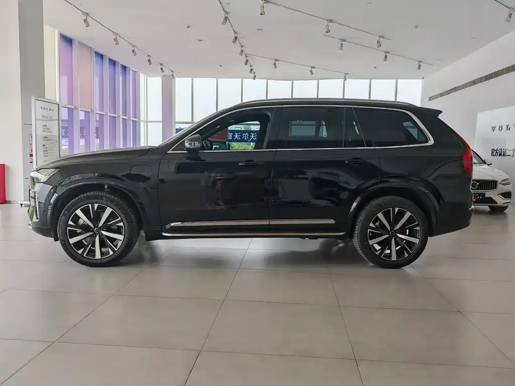 Volvo XC90 PHEV 2025 из CN, фото 4